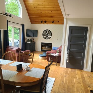 Spacious living room
