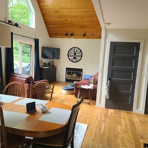Spacious living room