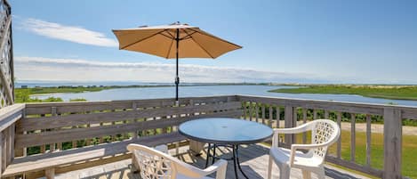 Provincetown Vacation Rental | 4BR | 2.5BA | 1,926 Sq Ft | 1 Step To Access