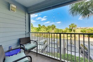 Screened-In Balcony