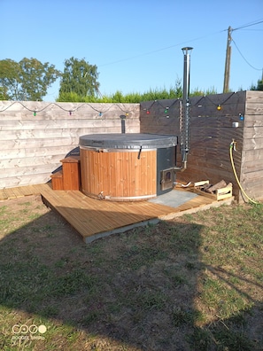 Bain à remous extérieur