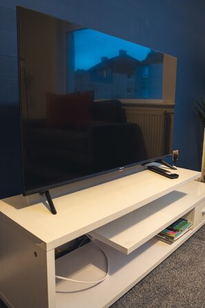 Living Room / Lounge