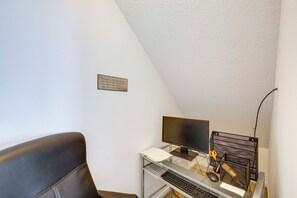 Private Workstation w/ Monitor | Free WiFi