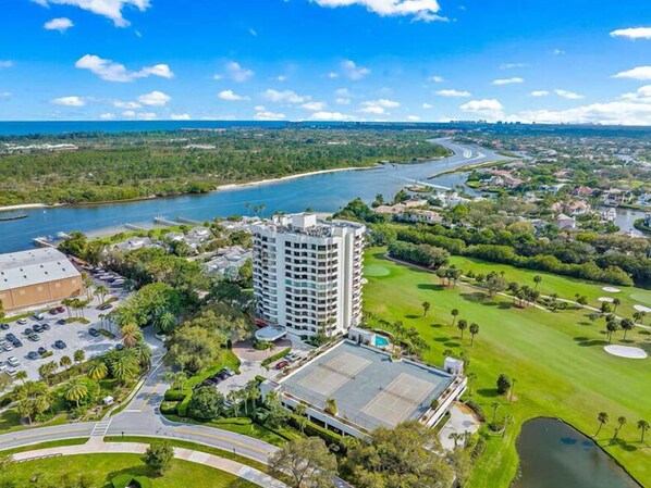 First floor condo with golf fairway and green view next to intracoastal mariana.