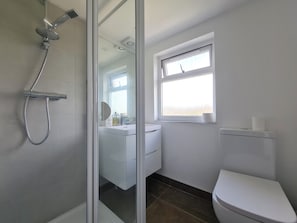 Ensuite bathroom 