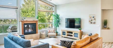 Upstairs living room with views of the valley and Sedona!