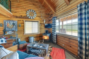 Living Room | Free WiFi | Flat-Screen TV w/ Cable | Wood-Burning Fireplace