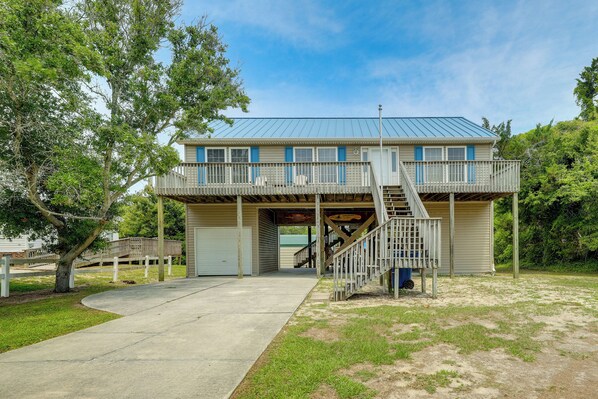 Emerald Isle Vacation Rental | 3BR | 2BA | 1,200 Sq Ft | Stairs Required