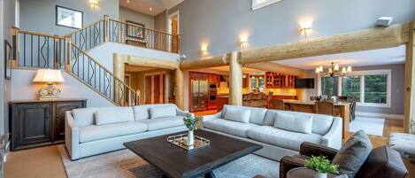 Blackcomb Hideaway  4 Bedroom Ski-In Chalet (4177)