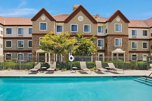 Outdoor Swimming pool