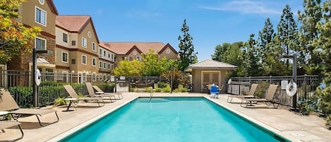 Outdoor Swimming pool