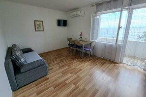 Living room 2