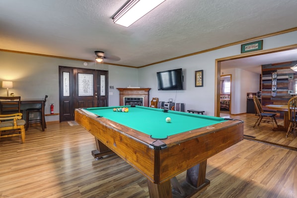 Newkirk Vacation Rental | 3BR | 2BA | Stairs Required | 2,122 Sq Ft