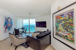 Modern decor throughout with amazing ocean views! Spacious layout with oceanfront dining :)