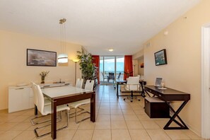 Large spacious 1 bedroom with 1000 sq/ft and modern furniture throughout. Ocean views from living room and master bedroom.