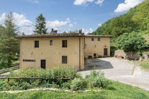 Building Exterior, Main Entrance, Outdoor