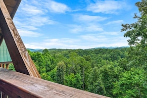 Mountain views of the Smokies as far as the eye can see.