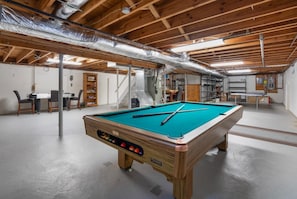 Game room, equipped with both billiards and table tennis