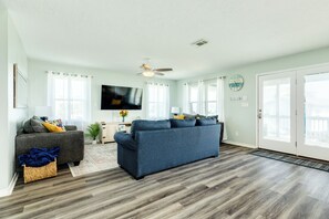 Bright & airy living area with plenty of windows