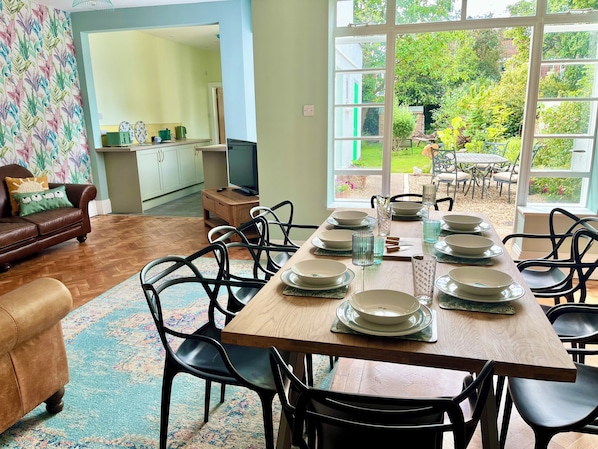 Spacious open plan kitchen, lounge and dining area