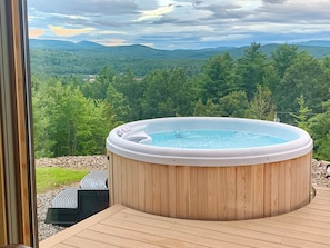 New cedar hot tub with mountain views