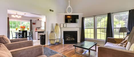 Charlotte Vacation Rental | 4BR | 2BA | Step-Free Access | 1,500 Sq Ft