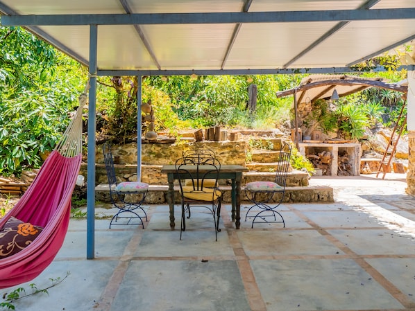 Cubo's Secret Nature House