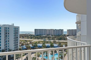 Amazing 11th floor views of the gulf of Mexico and the Lagoon Pool!