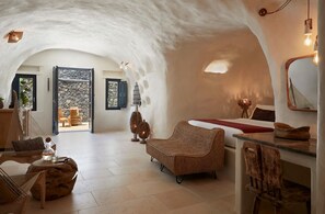 Majestic Santorini Villa | 1 Bedroom | Nykteri Deluxe Suite | Private Heated Indoor Pool & Caldera Sea Views | Imerovigli