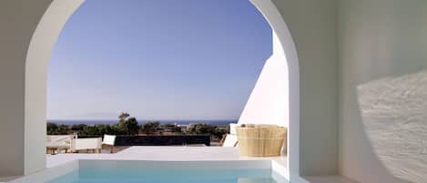 Wonderful Santorini House | Villa Athiri | Private Pool | Sea Views & Plunge Pool | Finikia-Oia