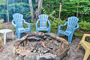 Backyard fire pit