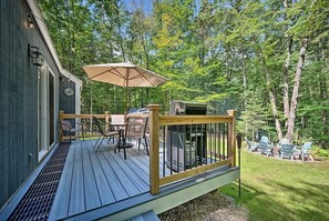 Backyard deck/fire pit