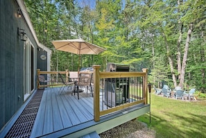 Backyard deck/fire pit