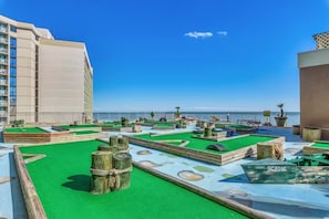 Free Roof Top Putt Putt