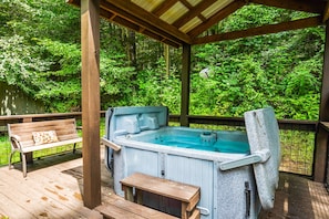 Bain à remous extérieur