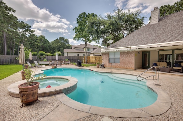 Montgomery Vacation Rental | 4BR | 2.5BA | 2,626 Sq Ft | Step-Free Access