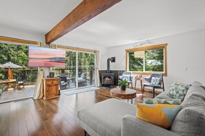 Gas Stove- Lake Vista Hideaway