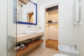 Spiegel, Zapfhahn, Armatur, Sinken, Eigentum, Bad Sink, Badezimmer, Interior Design, Die Architektur