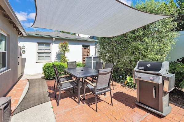 Back patio: BBQ, seating for 6, beach gear