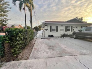 2224 #2 · Cozy Apartment Center Little Havana near Brickell (390)