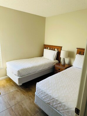 Guest Rooms Twin Beds