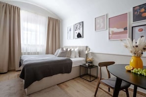 Comfortable room with queen size bed