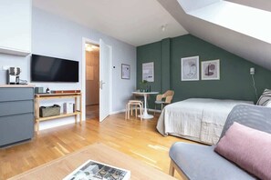 Queen size bed