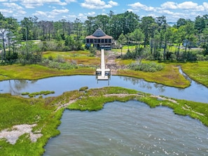 Welcome to House on the Dune in exquisite Wildcat! Fish, Crab, Clam, and Kayak in your own backyard!
