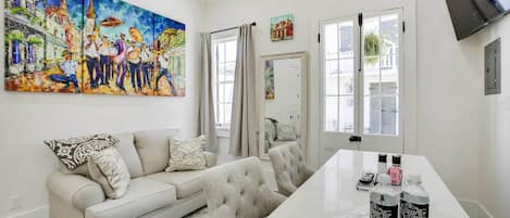 New Orleans Vacation Rental | Studio | 1BA | 750 Sq Ft | Step-Free Access