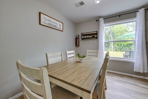 Dining Area | Dishware/Flatware