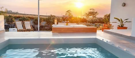 Wonderful Santorini House | Villa Mezzo Honeymoon | Private Pool | Sea Views & Plunge Pool | Finikia-Oia