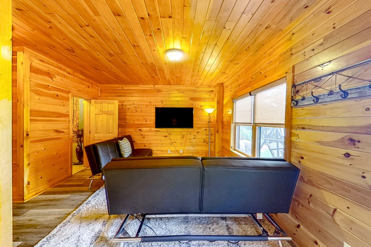 Secluded Haven – Main House | House in Wevertown with private pool