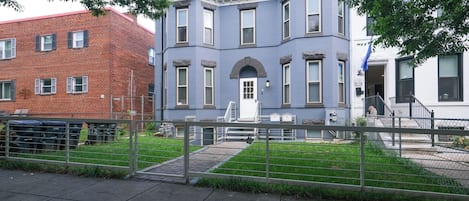 Washington, DC, Vacation Rental | 3BR | 2BA | 1,800 Sq Ft | Stairs Required