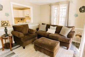 Living Room/Den
